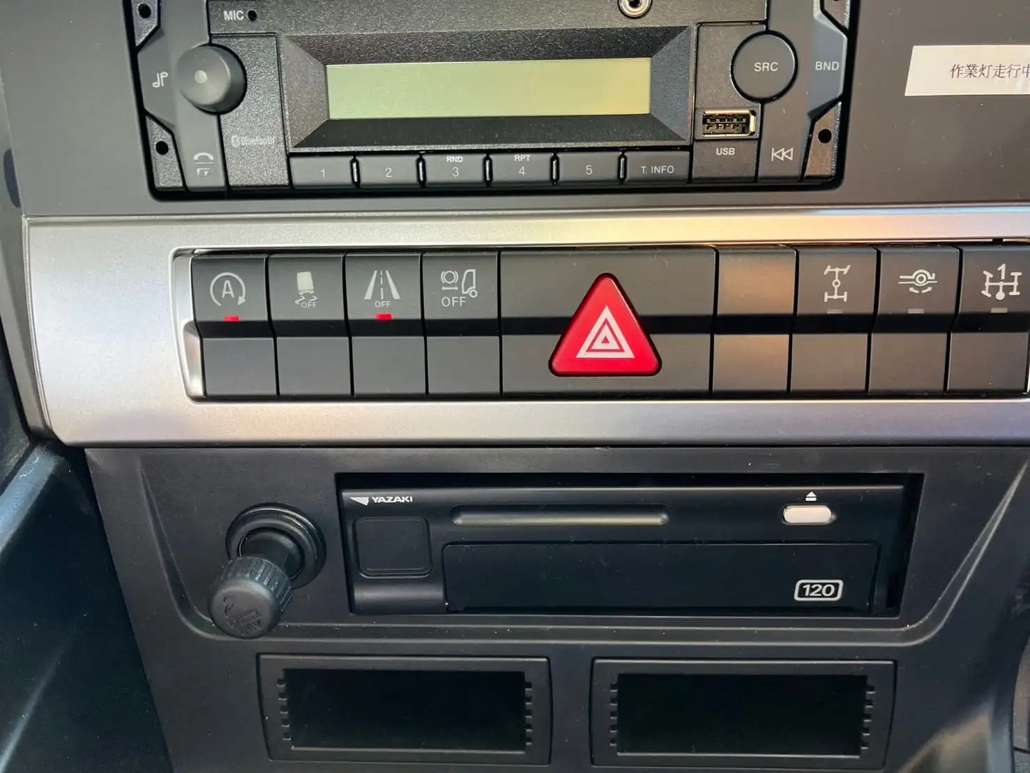 未使用車　令和6年　三菱　大型クレーン付　394馬力　AT　積載：12,600㎏　タダノ4段　フックイン　ラジコンの画像42