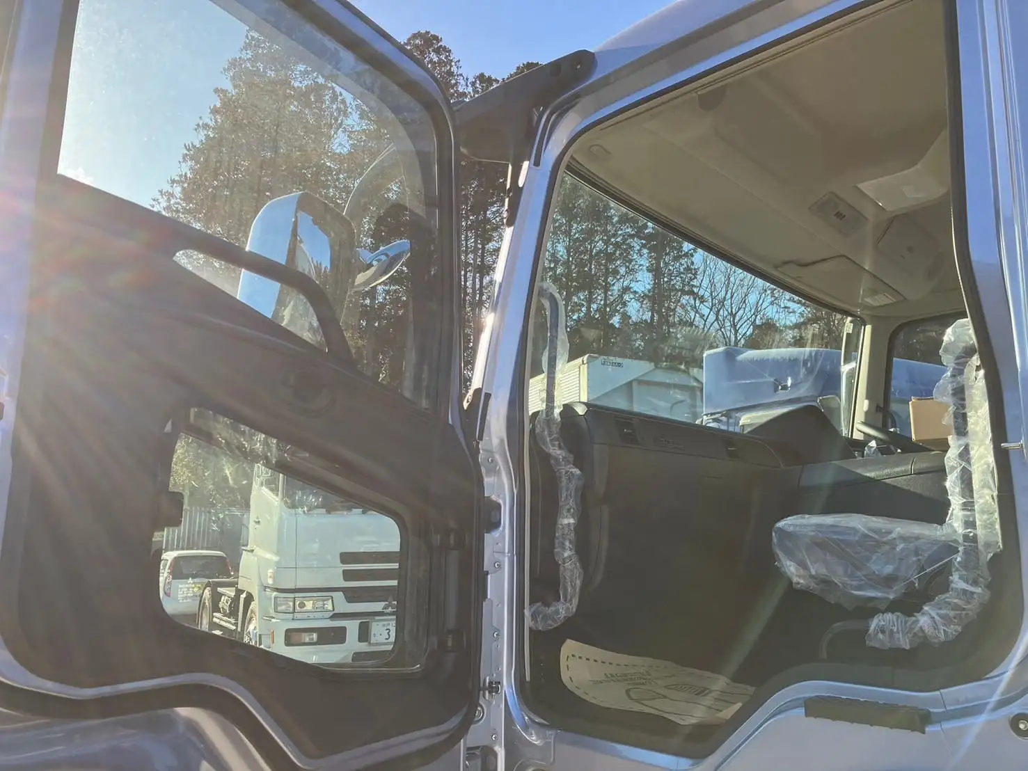 未使用車　令和6年　三菱　大型クレーン付　394馬力　AT　積載：12,600㎏　タダノ4段　フックイン　ラジコンの画像47