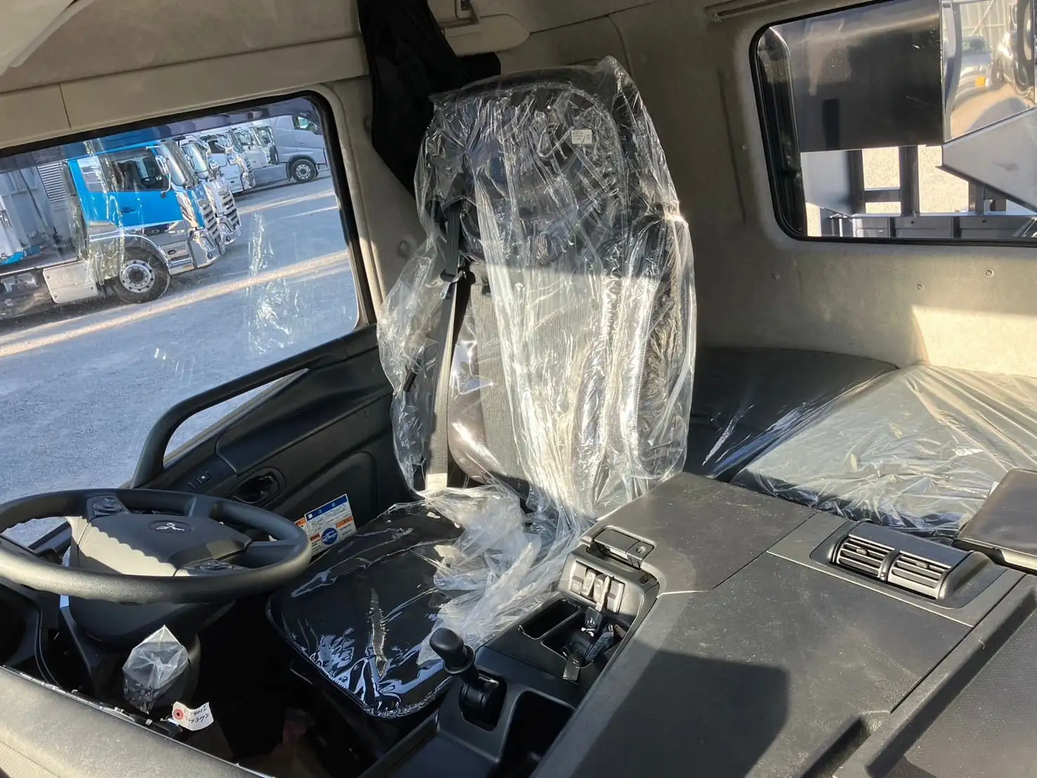 未使用車　令和6年　三菱　大型クレーン付　394馬力　AT　積載：12,600㎏　タダノ4段　フックイン　ラジコンの画像48