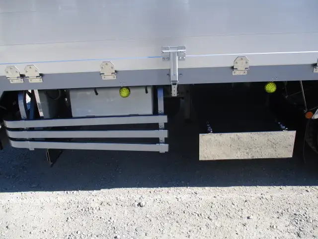 未使用車 令和6年 三菱 大型アルミ平ボデー リアエアサス ハイルーフ AT 7方開 メッキ アルミホイール 最大積載量;14,000kgの画像25