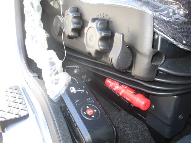 未使用車 令和6年 三菱 大型アルミ平ボデー リアエアサス ハイルーフ AT 7方開 メッキ アルミホイール 最大積載量;14,000kgの画像33