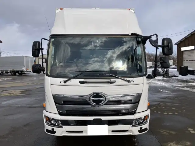 ☆車検付き(R8.11.19)☆　令和6年　日野　4tアルミウィング　跳ね上げPG　ハイルーフ　62ワイド　ラッシング2段　リモコン付き　AT(2ペダル)　積載：2,100㎏　距離：1,000㎞未満　の画像2