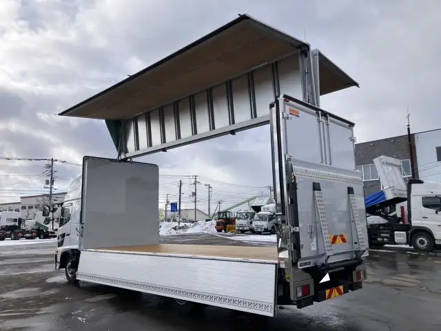 ☆車検付き(R8.11.19)☆　令和6年　日野　4tアルミウィング　跳ね上げPG　ハイルーフ　62ワイド　ラッシング2段　リモコン付き　AT(2ペダル)　積載：2,100㎏　距離：1,000㎞未満　の画像12
