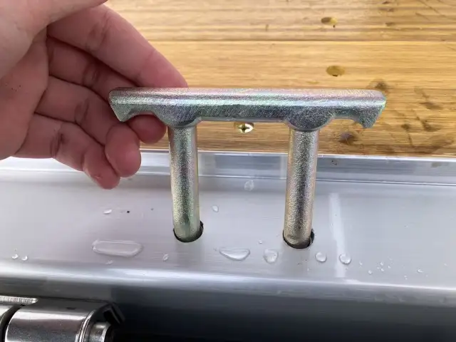 ☆車検付き(R8.11.19)☆　令和6年　日野　4tアルミウィング　跳ね上げPG　ハイルーフ　62ワイド　ラッシング2段　リモコン付き　AT(2ペダル)　積載：2,100㎏　距離：1,000㎞未満　の画像15