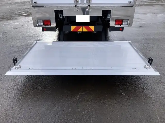 ☆車検付き(R8.11.19)☆　令和6年　日野　4tアルミウィング　跳ね上げPG　ハイルーフ　62ワイド　ラッシング2段　リモコン付き　AT(2ペダル)　積載：2,100㎏　距離：1,000㎞未満　の画像16