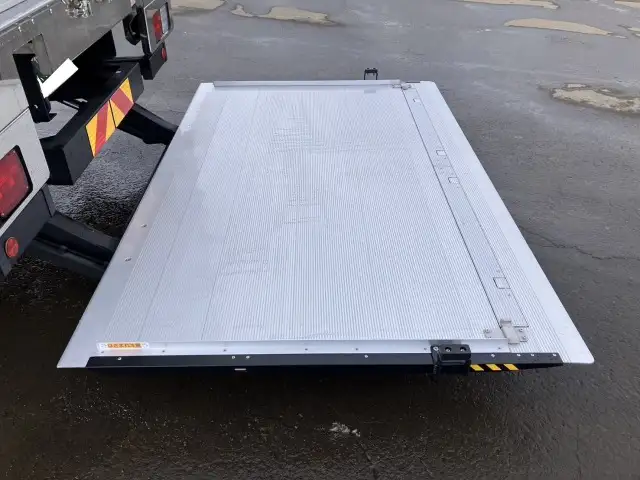 ☆車検付き(R8.11.19)☆　令和6年　日野　4tアルミウィング　跳ね上げPG　ハイルーフ　62ワイド　ラッシング2段　リモコン付き　AT(2ペダル)　積載：2,100㎏　距離：1,000㎞未満　の画像17