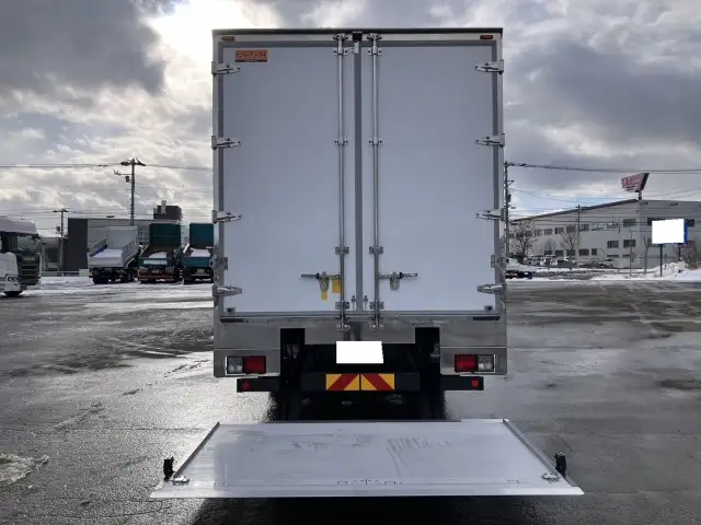 ☆車検付き(R8.11.19)☆　令和6年　日野　4tアルミウィング　跳ね上げPG　ハイルーフ　62ワイド　ラッシング2段　リモコン付き　AT(2ペダル)　積載：2,100㎏　距離：1,000㎞未満　の画像18