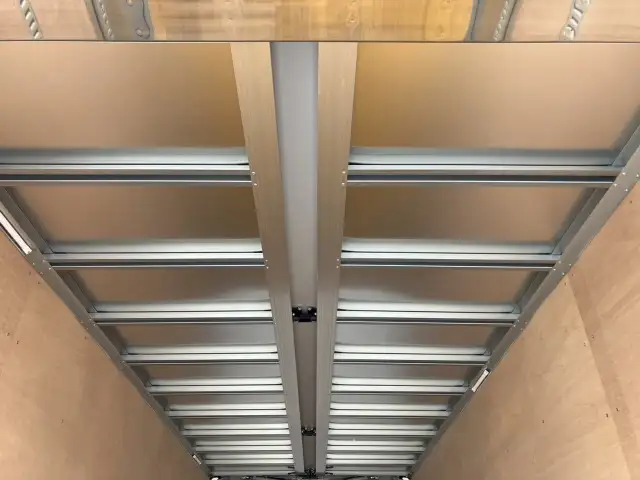 ☆車検付き(R8.11.19)☆　令和6年　日野　4tアルミウィング　跳ね上げPG　ハイルーフ　62ワイド　ラッシング2段　リモコン付き　AT(2ペダル)　積載：2,100㎏　距離：1,000㎞未満　の画像24