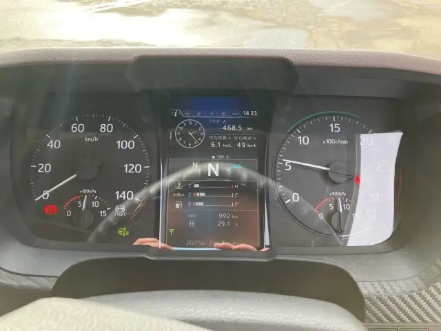 ☆車検付き(R8.11.19)☆　令和6年　日野　4tアルミウィング　跳ね上げPG　ハイルーフ　62ワイド　ラッシング2段　リモコン付き　AT(2ペダル)　積載：2,100㎏　距離：1,000㎞未満　の画像45