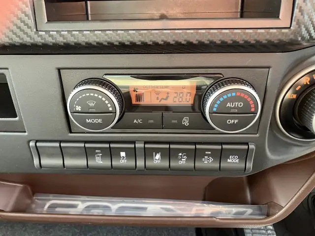 ☆車検付き(R8.11.19)☆　令和6年　日野　4tアルミウィング　跳ね上げPG　ハイルーフ　62ワイド　ラッシング2段　リモコン付き　AT(2ペダル)　積載：2,100㎏　距離：1,000㎞未満　の画像50