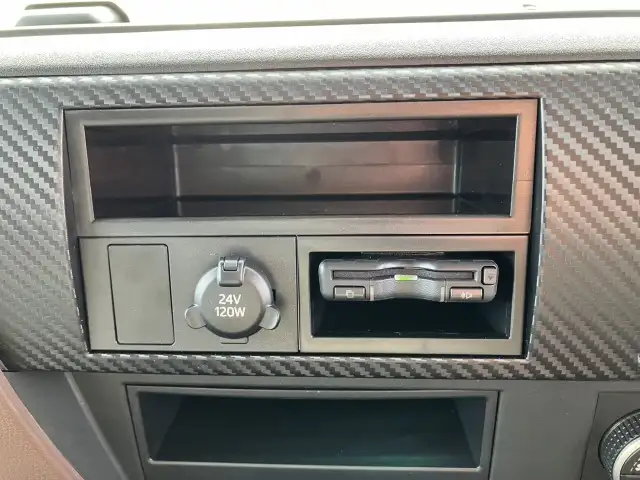 ☆車検付き(R8.11.19)☆　令和6年　日野　4tアルミウィング　跳ね上げPG　ハイルーフ　62ワイド　ラッシング2段　リモコン付き　AT(2ペダル)　積載：2,100㎏　距離：1,000㎞未満　の画像51