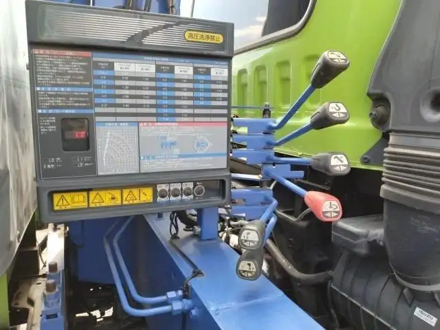 平成27年09月中古中型クレーン付いすゞフォワードの画像27