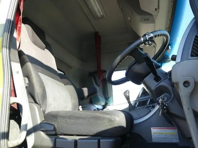 平成29年11月中古大型トラクタヘッド日産UDクオンの画像25