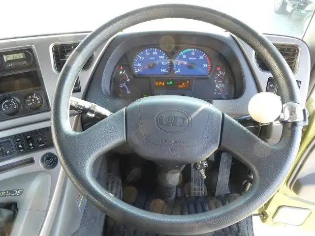 平成29年11月中古大型トラクタヘッド日産UDクオンの画像29