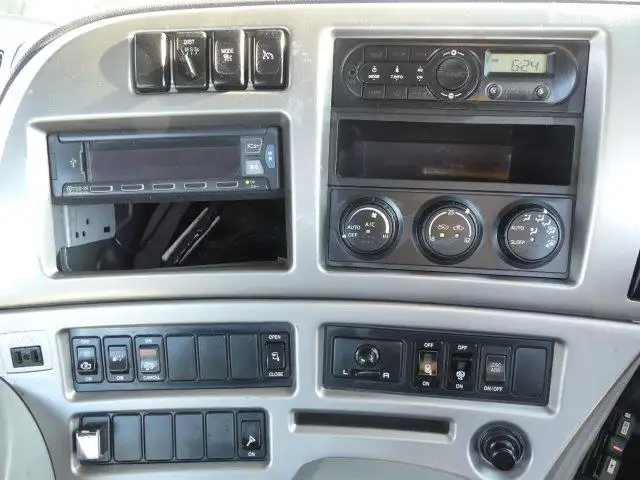 平成29年11月中古大型トラクタヘッド日産UDクオンの画像33