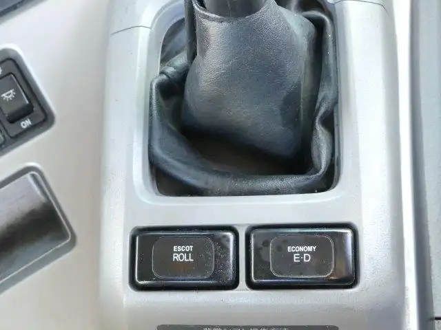 平成29年11月中古大型トラクタヘッド日産UDクオンの画像39