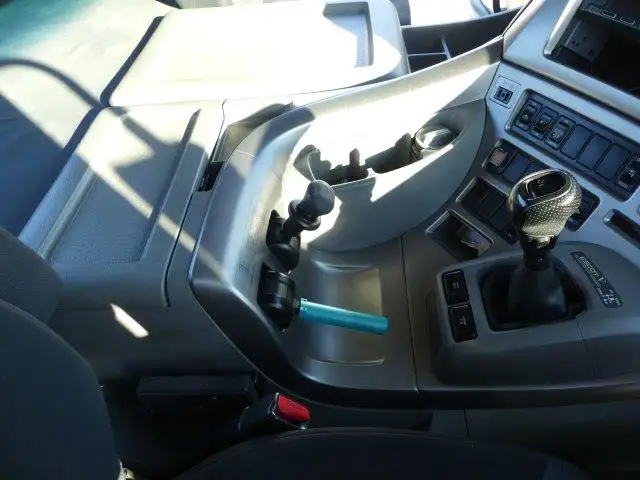 平成29年11月中古大型トラクタヘッド日産UDクオンの画像40