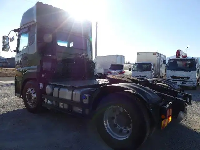 平成29年11月中古大型トラクタヘッド日産UDクオンの画像7