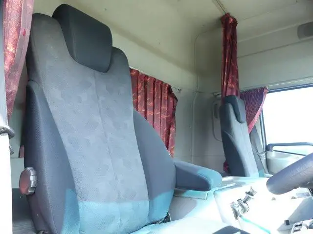 平成29年03月中古大型トラクタヘッド日産UDクオンの画像25