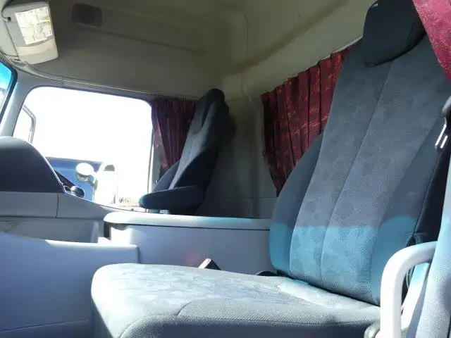 平成29年03月中古大型トラクタヘッド日産UDクオンの画像26