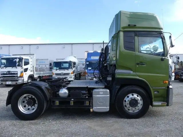 平成29年03月中古大型トラクタヘッド日産UDクオンの画像4