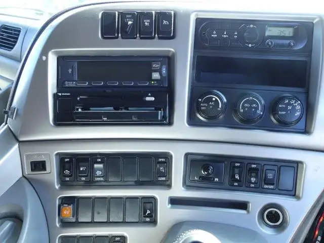 平成29年03月中古大型トラクタヘッド日産UDクオンの画像33