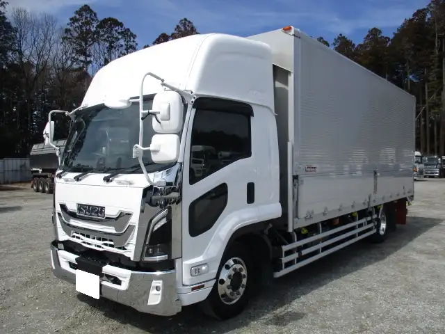 希少‼ 車検付き 令和6年 いすゞ 増トンアルミウィング 距離:3万㎞ 積載:8,100㎏ シフト:6MTの画像1