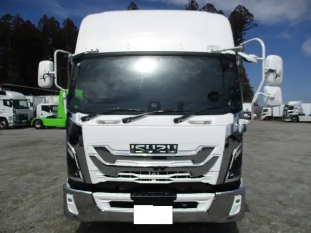 希少‼ 車検付き 令和6年 いすゞ 増トンアルミウィング 距離:3万㎞ 積載:8,100㎏ シフト:6MTの画像2