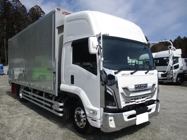 希少‼　車検付き　令和6年　いすゞ　増トンアルミウィング　距離:3万㎞　積載:8,100㎏　シフト:6MTの画像3