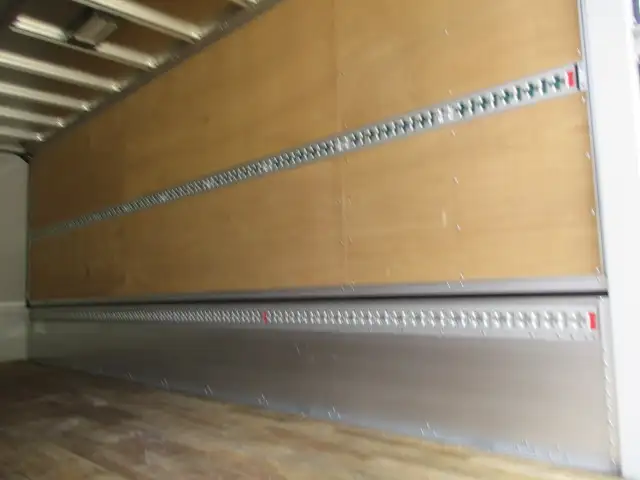 希少‼ 車検付き 令和6年 いすゞ 増トンアルミウィング 距離:3万㎞ 積載:8,100㎏ シフト:6MTの画像32