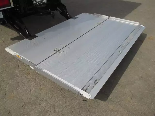 平成29年09月中古中型冷凍バン・ウィング日野レンジャーの画像13