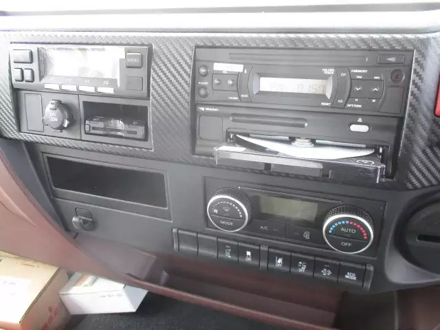 平成29年09月中古中型冷凍バン・ウィング日野レンジャーの画像18