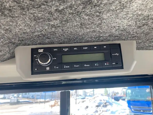 R4年  CAT  タイヤショベル  902-C2  アワー162h  サイドシャッター付  スノータイヤ:12.5/70-16の画像22