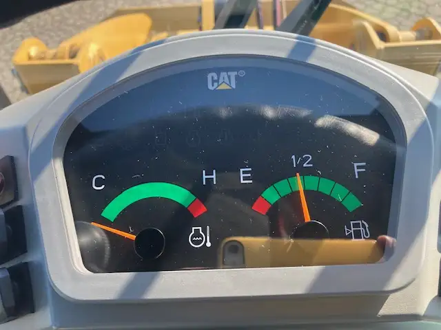 R4年  CAT  タイヤショベル  902-C2  アワー162h  サイドシャッター付  スノータイヤ:12.5/70-16の画像24