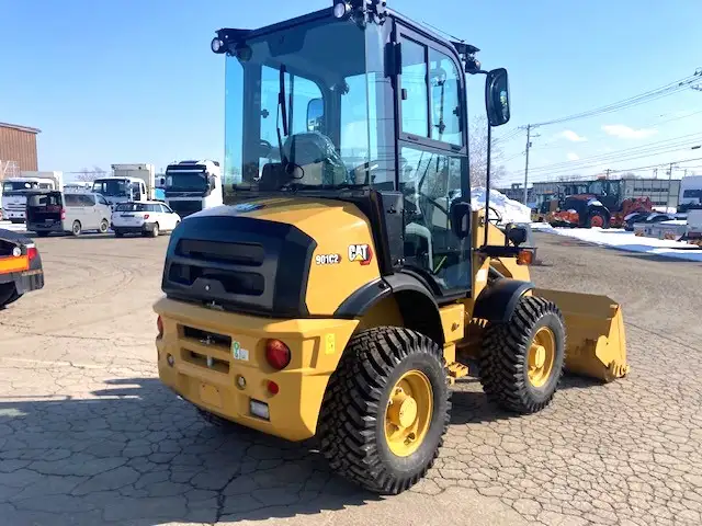 R4年  CAT  タイヤショベル  902-C2  アワー162h  サイドシャッター付  スノータイヤ:12.5/70-16の画像5