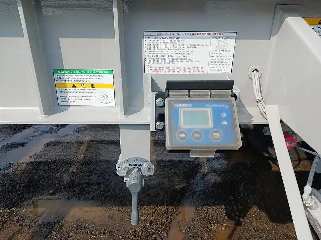 令和2年 トレクス 3軸コンテナシャシ リフトアクスル 最大積載量:30,480kg 第五輪荷重:10,900kg以上の画像15