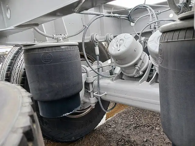 令和2年 トレクス 3軸コンテナシャシ リフトアクスル 最大積載量:30,480kg 第五輪荷重:10,900kg以上の画像26