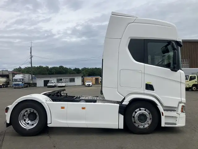 ☆車検付き( R7.12.24)☆ R6年スカニア トラクタ 460ps R20スリーパーキャブ/ハイルーフ スライドカプラー サンルーフの画像3