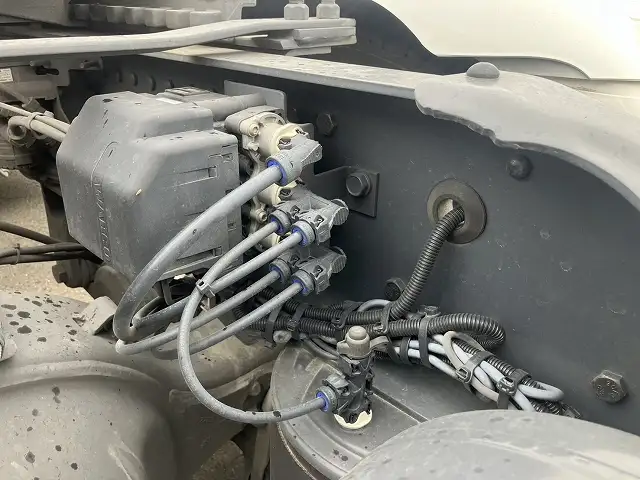 ☆車検付き( R7.12.24)☆ R6年スカニア トラクタ 460ps R20スリーパーキャブ/ハイルーフ スライドカプラー サンルーフの画像23