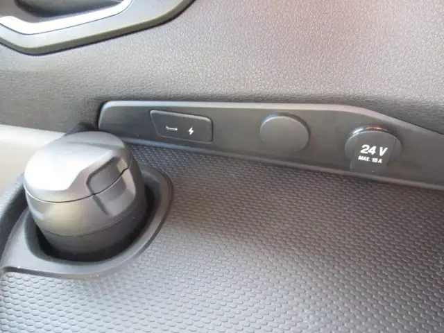 ☆車検付き( R7.12.24)☆ R6年スカニア トラクタ 460ps R20スリーパーキャブ/ハイルーフ スライドカプラー サンルーフの画像37