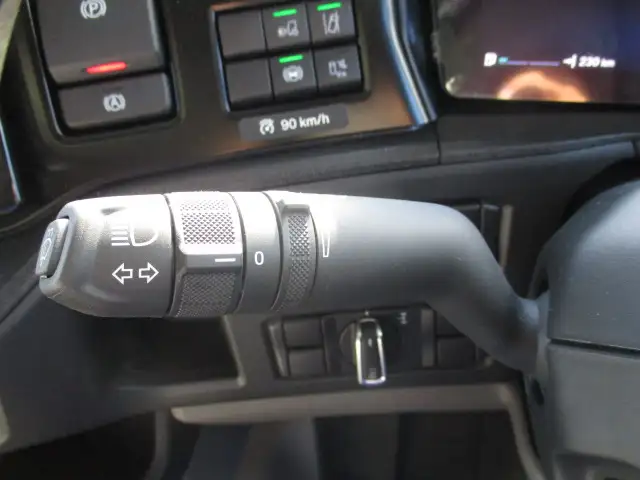 ☆車検付き( R7.12.24)☆ R6年スカニア トラクタ 460ps R20スリーパーキャブ/ハイルーフ スライドカプラー サンルーフの画像40