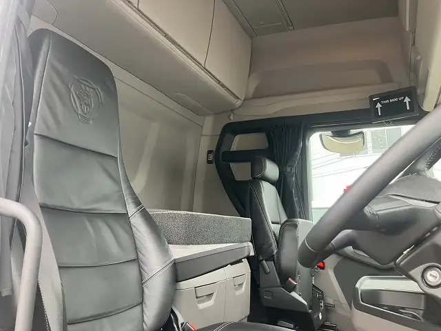 ☆車検付き( R7.12.24)☆ R6年スカニア トラクタ 460ps R20スリーパーキャブ/ハイルーフ スライドカプラー サンルーフの画像42