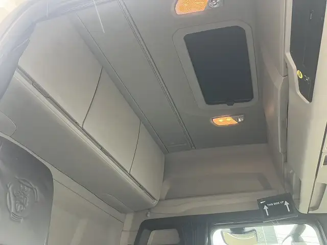 ☆車検付き( R7.12.24)☆ R6年スカニア トラクタ 460ps R20スリーパーキャブ/ハイルーフ スライドカプラー サンルーフの画像43