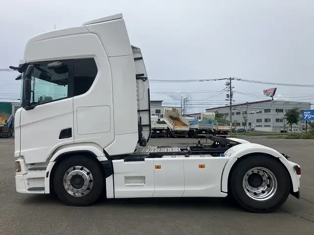 ☆車検付き( R7.12.24)☆ R6年スカニア トラクタ 460ps R20スリーパーキャブ/ハイルーフ スライドカプラー サンルーフの画像8