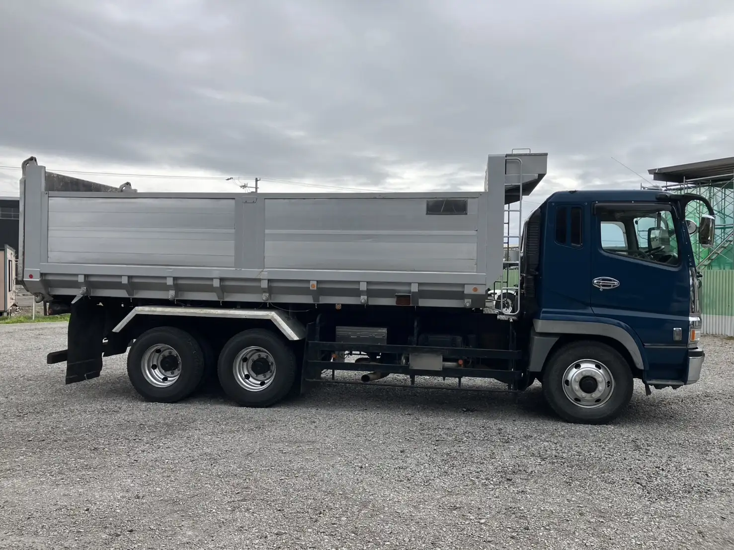 平成16年03月中古大型ダンプ三菱ふそうスーパーグレートの画像4