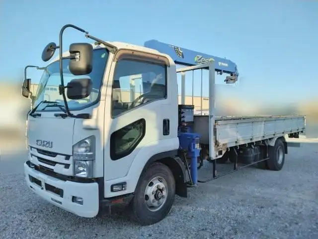 平成29年12月中古中型クレーン付いすゞクオンの画像1