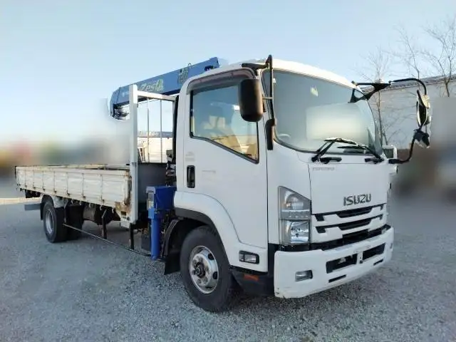 平成29年12月中古中型クレーン付いすゞクオンの画像2