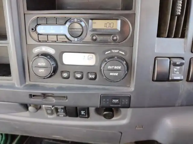 平成29年12月中古中型クレーン付いすゞクオンの画像8