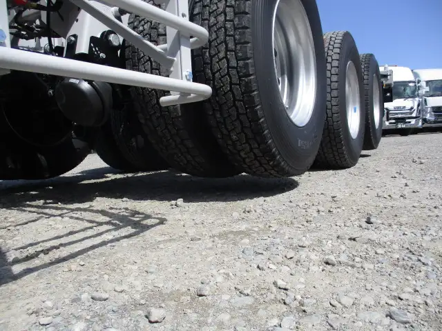 予備検付　未登録　トレクス　40FT3軸コンテナシャシ　リフトアクスル(中軸残し)　MG取付可　積載30,480kg　第五輪荷重11,500以上の画像40