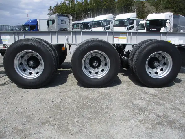 予備検付　未登録　トレクス　40FT3軸コンテナシャシ　リフトアクスル(中軸残し)　MG取付可　積載30,480kg　第五輪荷重11,500以上の画像9